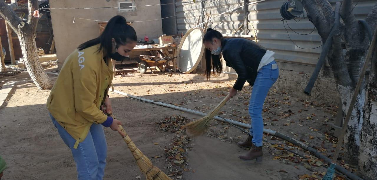 Мектебіміздің аға тәлімгері Забибулла Жұлдыз "Жас ұлан", "Жас қыран" ұйымы мүшелерімен көмекке мұқтаж қарттарымыздың үйлеріне барып көмек беріп қайттты.
