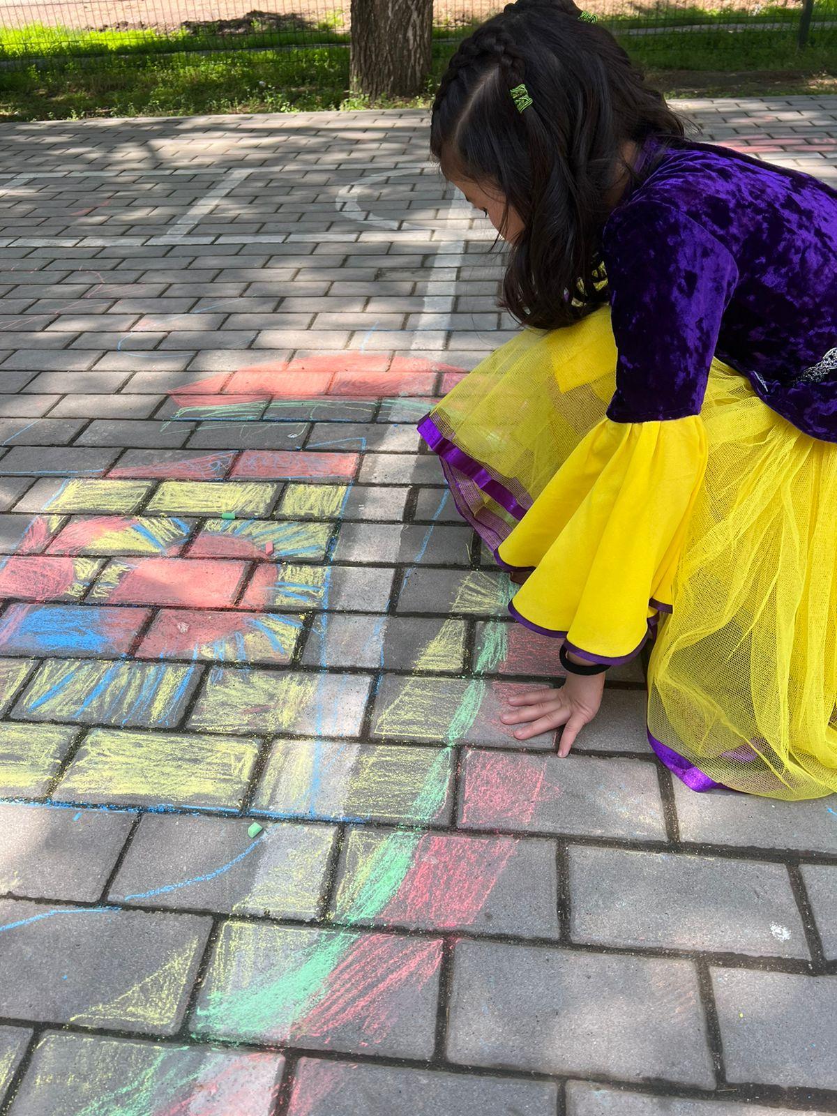 01.06.2022 жылы күні "1 маусым Халықаралық балаларды қорғау күніне" орай мектебімізде «Күн шуақ» жаздық лагерінің ашылу салтанаты болып өтті.