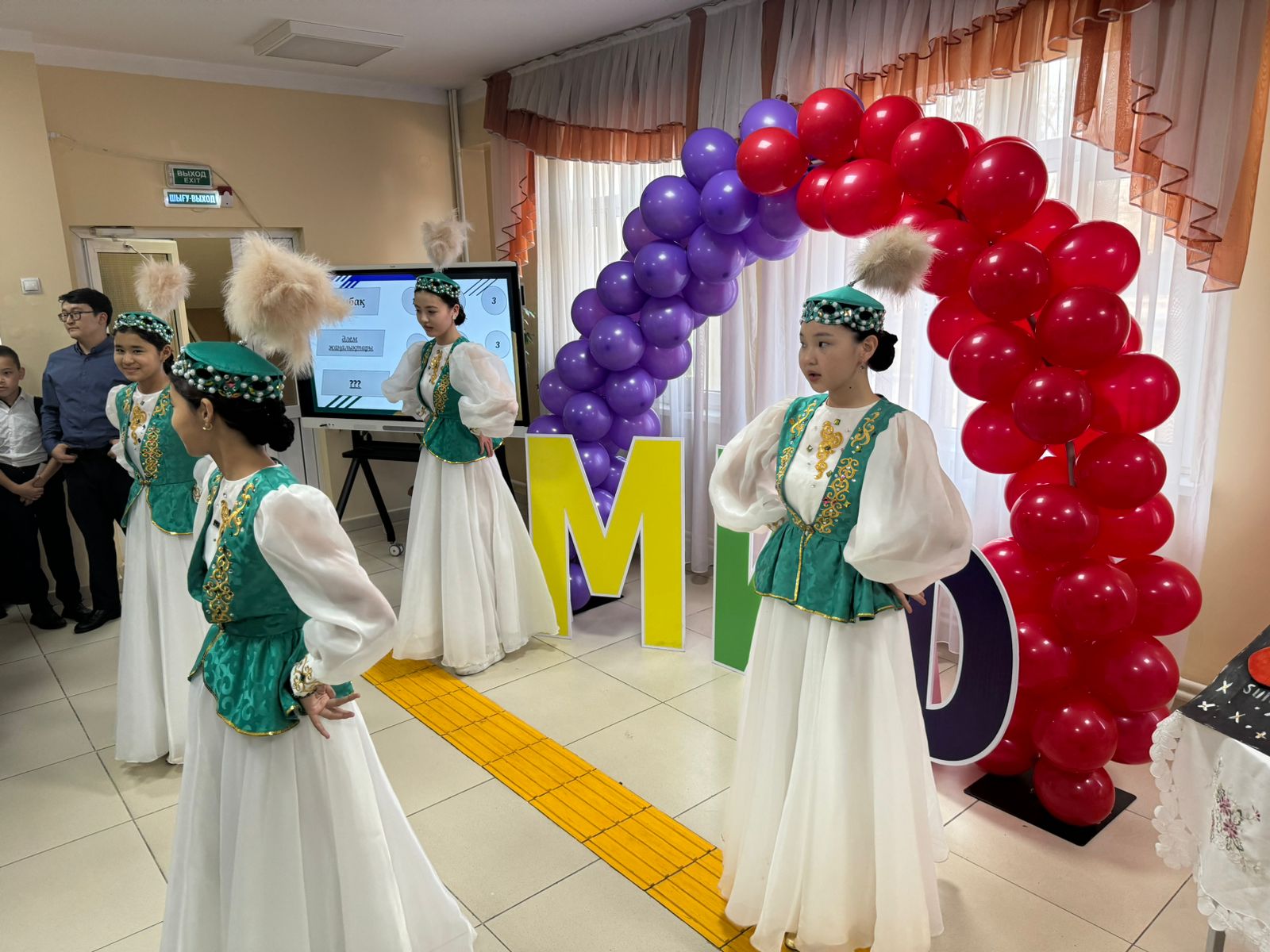 19-29 қараша аралығында ұйымдастырылатын "МИФ-LIFE,  МИФ-LIKE" тақырыбында математика, информатика және физика пәндері бірлестігі онкүндігінің ашылуына арналған іс-шара. Бірлестік жетекшісі информатика пәні мұғалімі Р.Хамзина.