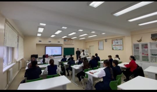 "Сүйіне білсең табиғат, сұлулыққа тұнып тұр" тақырыбындағы ғылыми-жаратылыстану пәндері бірлестігі онкүндігінің жоспарына сәйкес биология пәні Н.Сұбханов 8 "Ә" сыныбымен "Терінің  маңызы, құрылысы мен қызметі. Тер бөлінудің реттелуі"